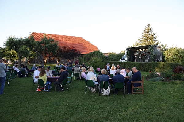 Piknika pasākums brīvā dabā