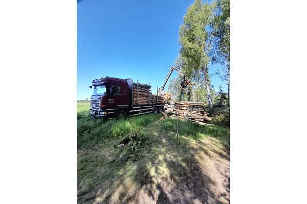 Mežizstrādes transports kokmateriālu pārvietošanai
