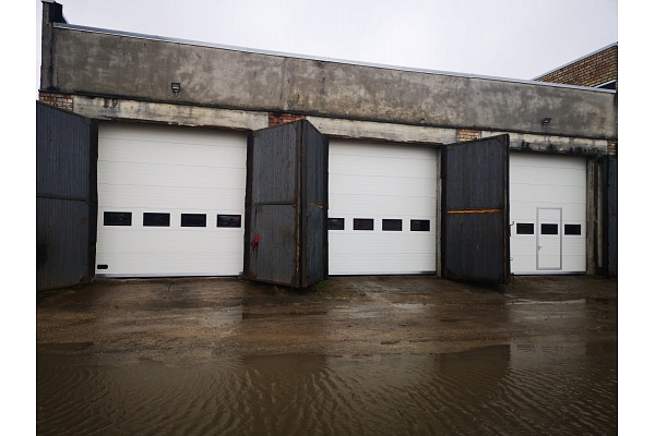 Paceļamo vārtu uzstādīsāna