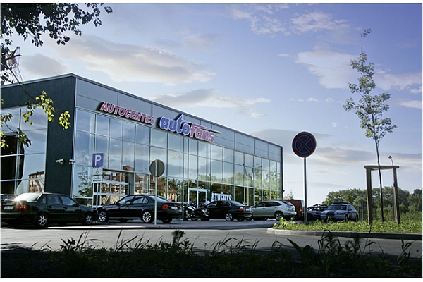 SIA "Autofans" autosalona būvniecība Jelgavā.