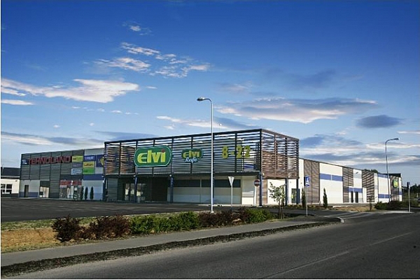 Veikala "Elvi" būvniecība Tukumā.