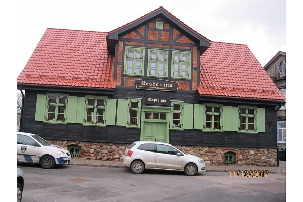 Atjaunota kafejnīcas fasāde