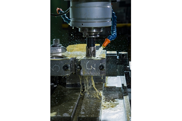CNC metālapstrāde ar dzesēšanu – precīza detaļu izgatavošana