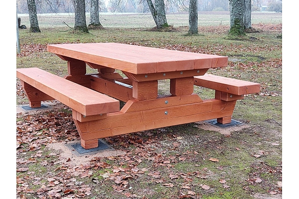 Koka galda komplekts