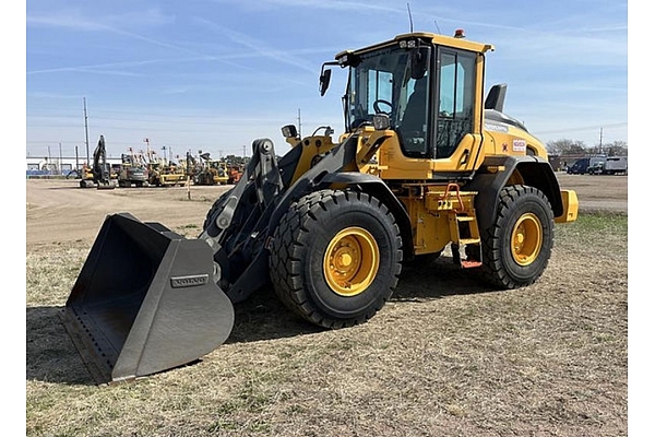 VOLVO frontālo iekrāvēju rezerves daļas